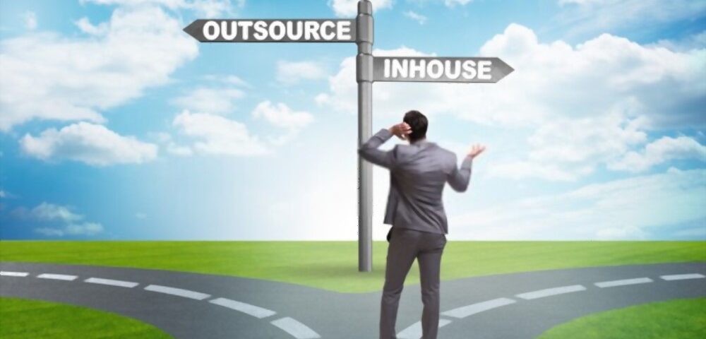 Pros and Cons of IT Outsourcing